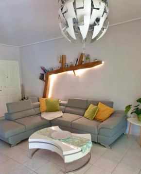 Modern condo in Athens, 10min from the Beach